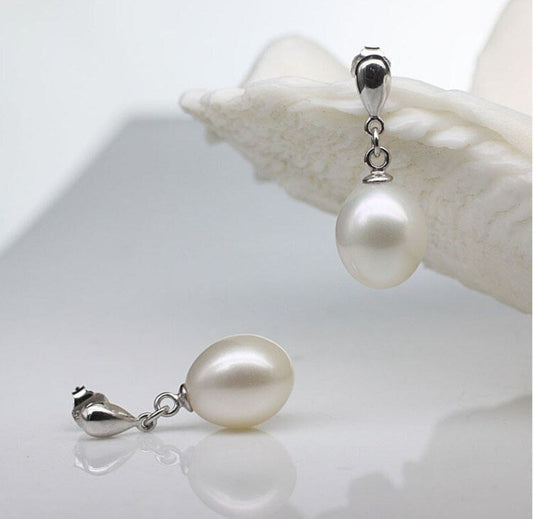 Tear Drop Earrings • Silver Natural Freshwater Pearl