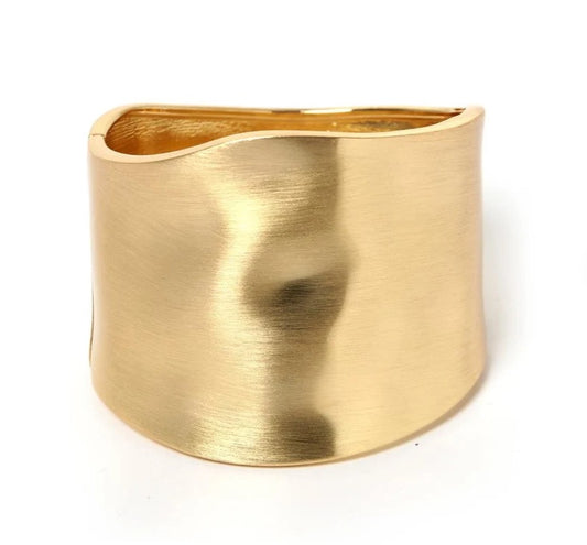 Wide-Brimmed Buckle Bracelet • Gold Plated Stainless Steel Alloy